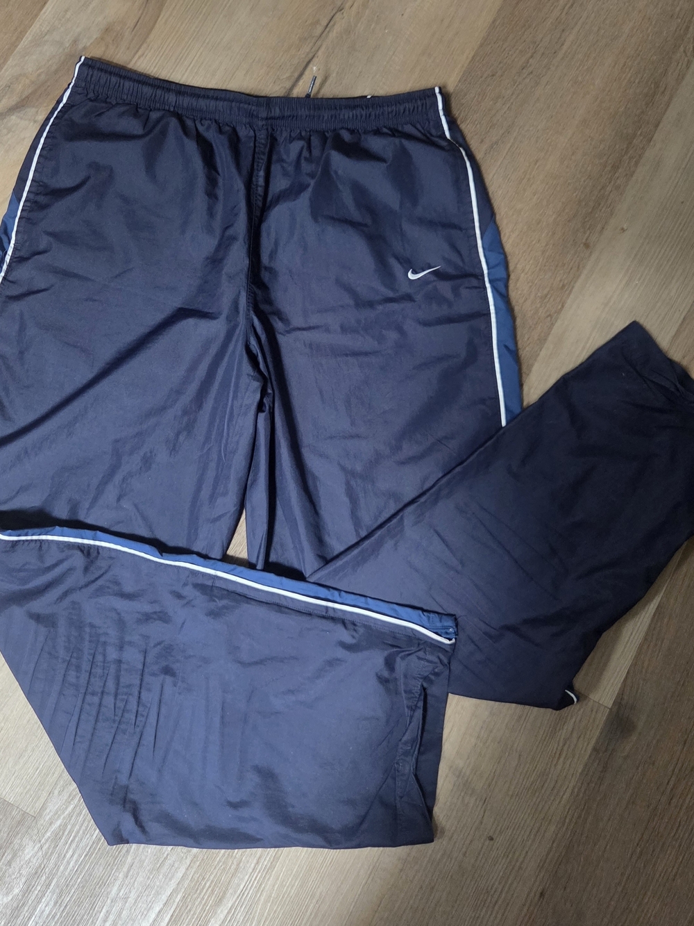 Authentic Vintage Navy Blue Nike Nylon Track Pants w/ White Piping ~ Bin PP